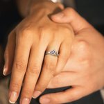 Personalisierte Interlocking 2 Herz Birthstone Sterling Silber Ring mit Text und Name Valentinstag Geburtstag Jahrestag Geschenk für Freundin Frau