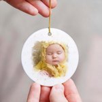 Ornement de Noël personnalisé en céramique avec nom et année Cadeau de Noël pour les nouveaux-nés