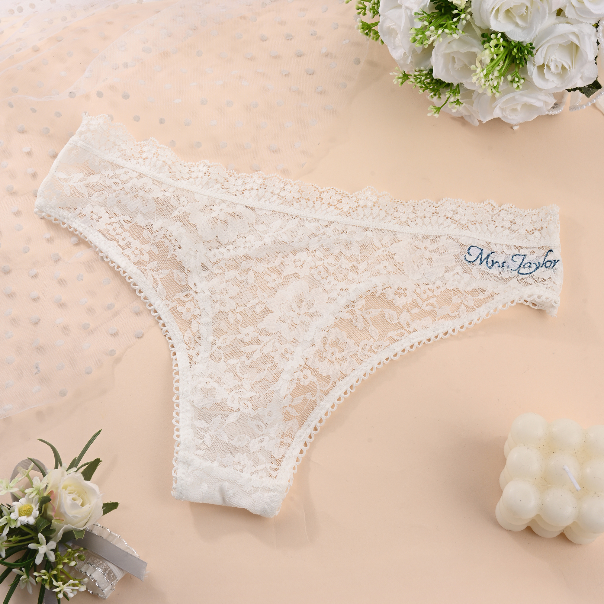 Sous-vêtements sexy personnalisés pour la mariée, string en dentelle blanche avec texte Lune de miel, mariage, Saint Valentin Cadeau de douche de mariage pour elle