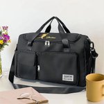 Personoitu vedenpitävä suuri urheilu ja matkakassi olkahihnalla lahjaksi rytmisen voimistelun ja muiden urheilulajien harrastajille