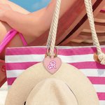 Personalisierte rosa Puppe Schriftart starke magnetische Leder herzförmigen Hut Clip mit Initial Satz von 2 Reise-Zubehör Geschenk für Mädchen Frauen