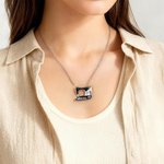 Gepersonaliseerde Geboortesteen en Geboortebloem Naaimachine Ketting Gift voor Moeder