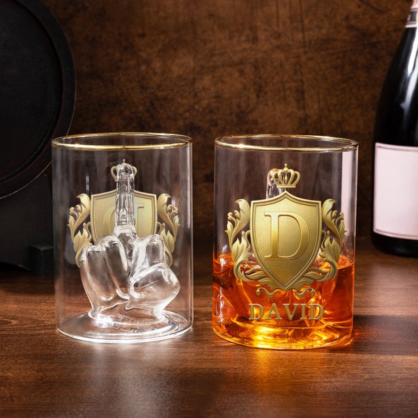 Insignia de oro personalizado dedo medio de diseño de vidrio con el nombre y la inicial de regalo de cumpleaños para el hombre Bartender entusiasta del whisky