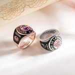 Personalisierter Siegelring mit Geburtsstein Gravuren und Motiven Abschlussring Meisterschaftsring Winterspiele Geschenk für Sportler Absolventen