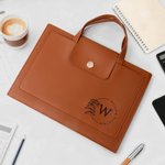 Personalisierte Kranz Schmetterling Rentier Löwe Eule PU Leder Aktentasche mit Initialen und Namen Bürozubehör Geschäftsreise Geschenk für Arbeitnehmer Kollegen