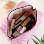 Personalisierte Vintage Geburt Blume Multicolor Portable Streifen Kosmetiktasche mit Namen tägliche Reise Essentials Geburtstag Geschenk für Frauen