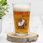 Personalised Hugging Couple Lucky Bastard 16oz Glass Whisky Beer Mug with Names and Year Birthday Valentine's Day Anniversary Gift for Couple