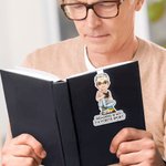 Personoitu sarjakuvahahmon lukumagnetti etunimella ja sukunimella joka on täydellinen lahja syntymäpäiväksi ja ystävänpäiväksi kirjaston harrastajille