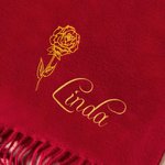 Personoitu erittäin pehmeä ja lämmin huivi kaulushuivi syntymäkukka ja nimikirjailu muodokas lahja ystävänpäiväksi ja syntymäpäiväksi parille