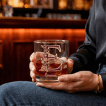 Gepersonaliseerd Vintage Rose Floral 10 oz Old Fashioned Rock Whiskey-glas met initiaal en naam Verjaardagscadeau voor barmannen whiskyliefhebbers