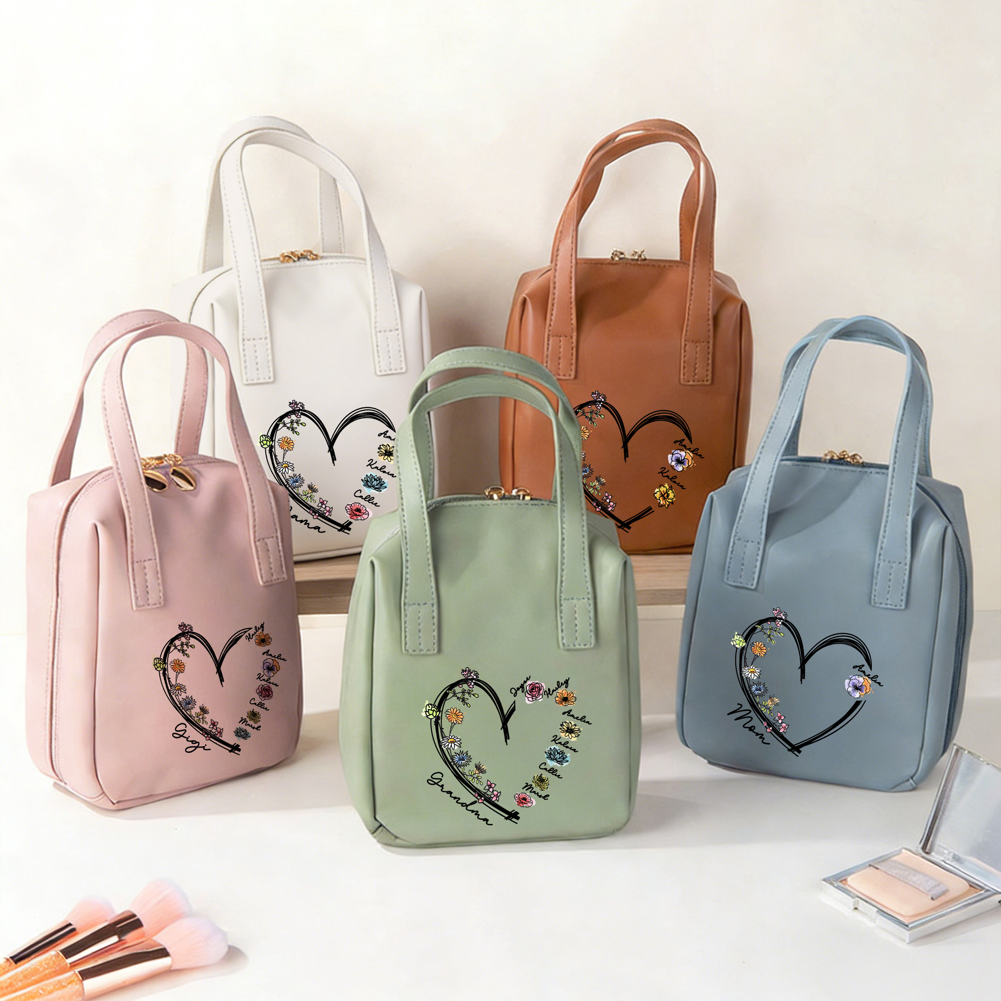 Trousse de maquillage en cuir PU en forme de coeur avec 1-6 noms Utilisation quotidienne Cadeau d'anniversaire pour les amies et les beaux-parents