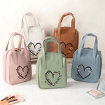 Gepersonaliseerd Hartvormig Geboortebloem PU Leren Make-up Tasje met 1-6 Namen Dagelijks Gebruik Verjaardagscadeau voor Vrienden Besties