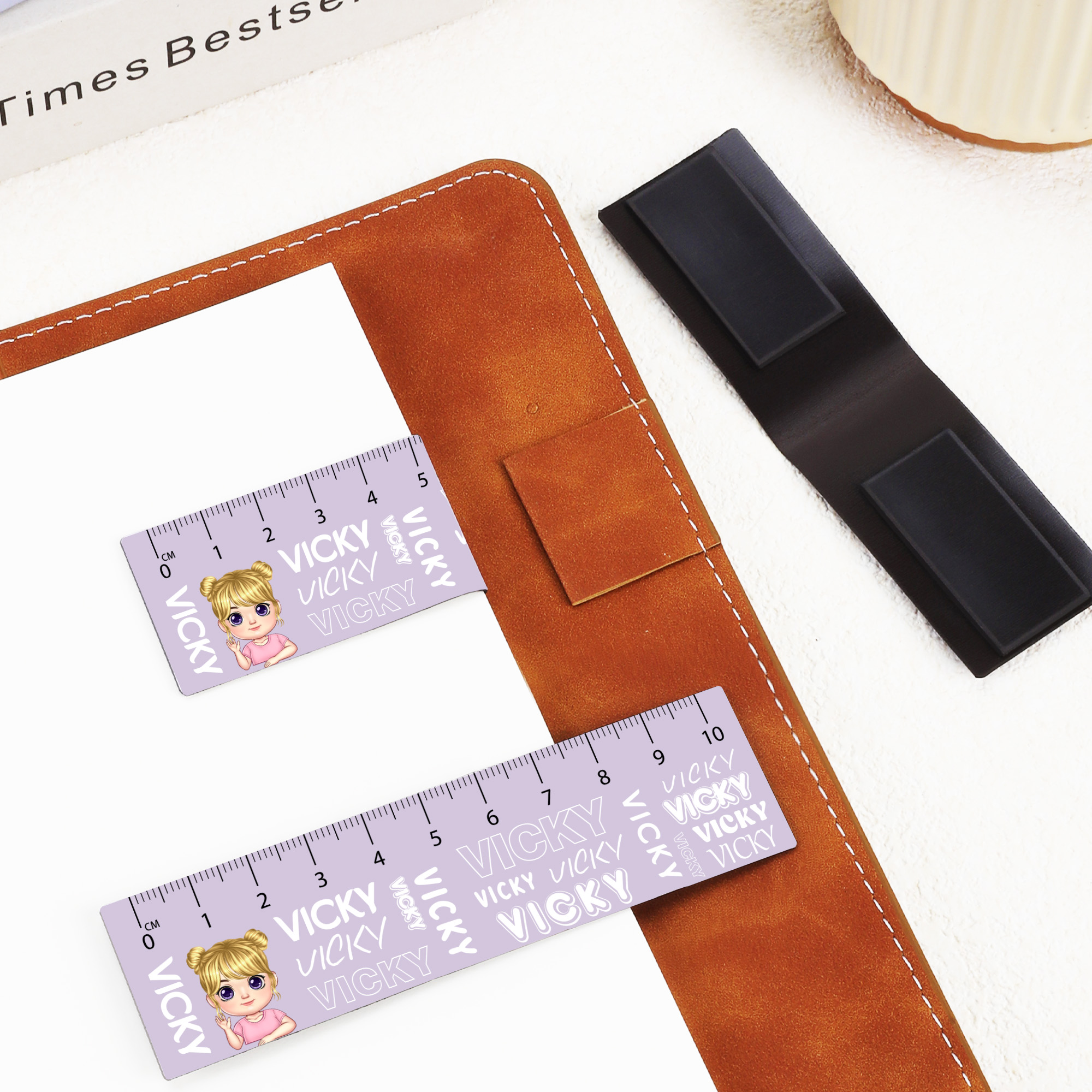 Marque-page magnétique personnalisé en forme de personnage de dessin animé avec nom et échelle Cadeau d'anniversaire de rentrée scolaire pour lecteur amoureux des livres