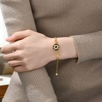 Bracciale di proiezione fotografica con ciondolo a forma di cuore inciso personalizzato con testo e pietra preziosa, regalo di compleanno per le donne e le ragazze.