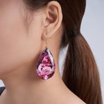 Orecchini personalizzati a forma di goccia d'acqua in acrilico con fiori di nascita colorati Regalo di compleanno per la festa della mamma e l'anniversario della donna