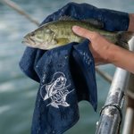 Serviette de bain gaufrée brodée avec monogramme, avec nom et pince suspendue Cadeau d'anniversaire pour les hommes passionnés de pêche