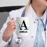 Personlig sykepleier lege tegneserie karakter keramisk kaffekrus med navn Daglig bruk bursdagsgave til medisinsk personale