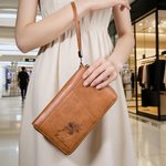 Fleur de naissance personnalisée Multicolore Porte passeport en cuir PU avec nom et dragonne Cadeau d'anniversaire essentiel pour la famille et les amis