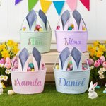 Personlig randig påskkorg med söta Peter Rabbit-öron och namn samt initialer perfekt som påskfestpresent eller äggjaktgåva till barn