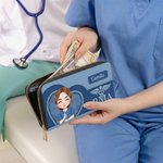 Gepersonaliseerde Vintage Cartoon Verpleegkundige Arts Karakter PU lederen portemonnee met naam en tekst Verjaardag Waardering Gift voor medisch personeel