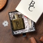 Personalisiertes Retro Feuerzeug aus Sandelholz mit eingraviertem Namen Initiale Logo Geburtstag Valentinstag Jahrestag Geschenk für Herren Ehemann