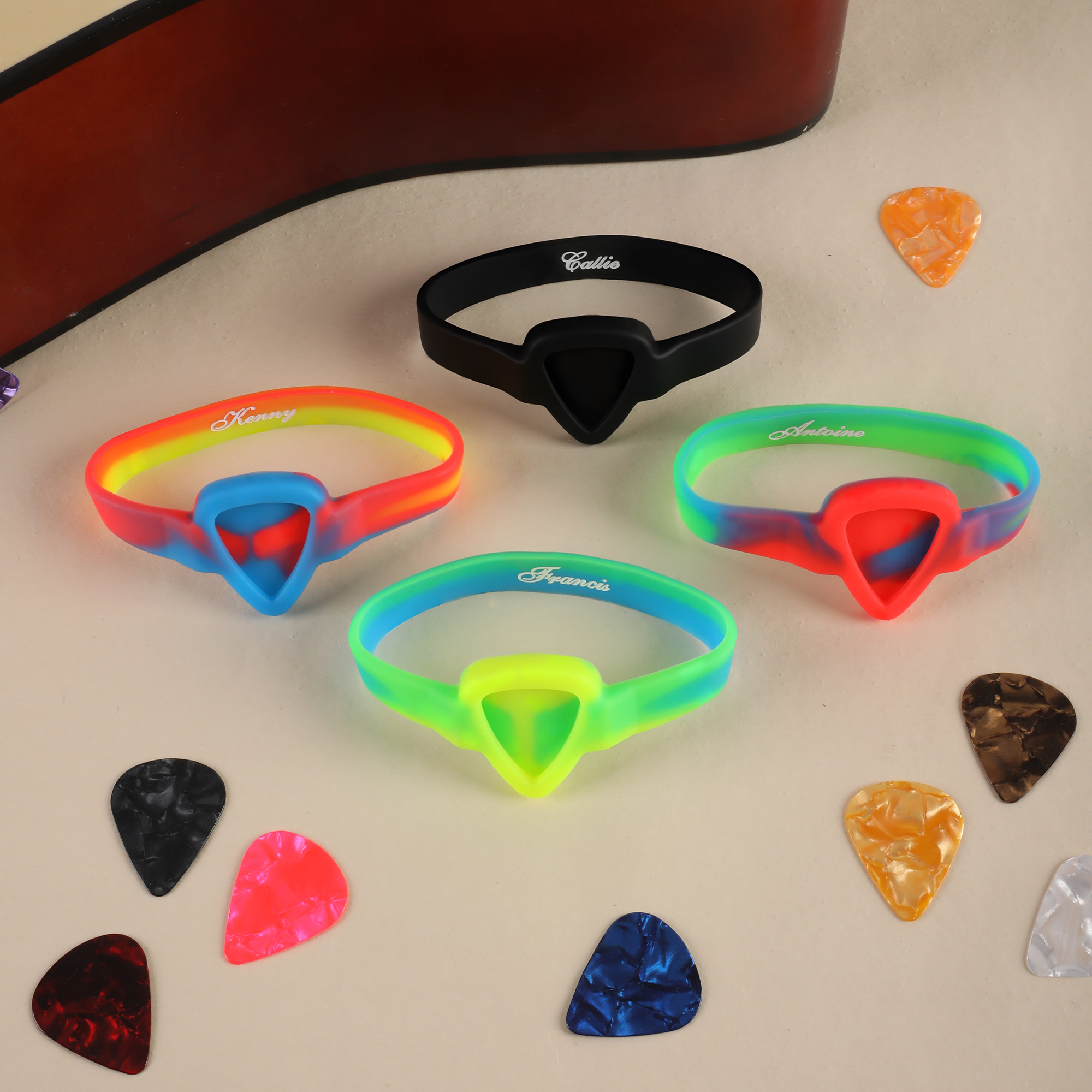 Bracelet en silicone avec 5 médiators pour la guitare Cadeau d'anniversaire pour les amateurs de musique et de guitare