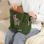 Gepersonaliseerde Ribfluwelen Tas met Geboortebloem en Naam Grote Capaciteit Ideaal voor Dagelijks Gebruik en als Verjaardagscadeau voor Vrouwen