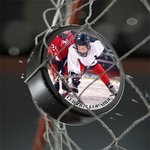 Personalisierter Eishockey Puck aus Hartgummi mit Foto Nummer Namen und Wunschtext Winterspiele Team Geschenk für Trainer Eishockey-Spieler und -Fans