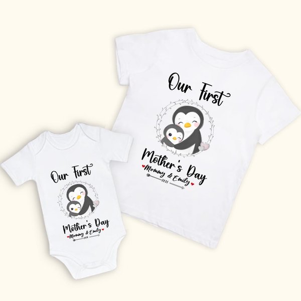 Gepersonaliseerd Schattig Pinguïn Onze Eerste Moederdag Mama en Baby Overhemd met Namen Moederdagcadeau voor Nieuwe Moeder Baby
