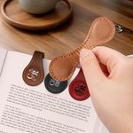 Personlig magnetisk bokmerkeklips med initialer i lær med blomster og initialer Lesing Papirvarer Bursdagsgave til bokorm Bokelskere