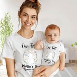 Personalisierte Baumwolle Unsere erste Muttertag Bunny Rabbit Mommy T-Shirt und Baby Onesie mit Namen Geschenk für neue Mutter Baby