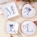 Henkilökohtainen sininen keula Toile De Jouy Initial Keraamiset juomakorut korut Dish Päivittäinen käyttö Syntymäpäivälahja tytöille Naisille