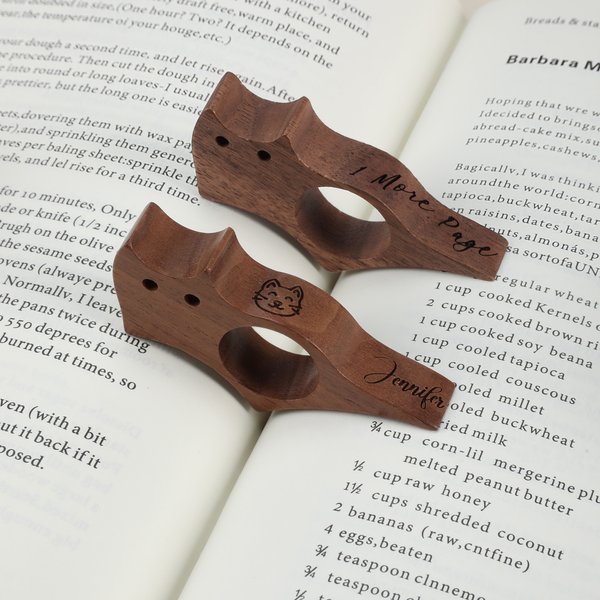 Personalized Lazy Cat Wooden Thumb Page Holder with Pattern Reading Assistant Birthday Gift for Book Lover