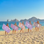 Personalisiertes Strandtuch mit Aquarell-Streifen | mit Namen und Initiale | schnelltrocknend | Badetuch | Sommer Urlaub Geschenk für Familie Freunde