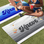 Serviette de plage surdimensionnée à rayures dégradées personnalisée avec nom Cadeau d'anniversaire pour la famille ou un(e) ami(e)