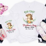 Personalisierte Our First Mother's Day T-Shirt mit niedlichen Tier und Name Muttertag Geschenk für neue Mama