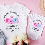 Personlig Vår första mors dag tillsammans T-shirt för vuxna med namn Söt giraff elefant björn koala Present till ny mamma