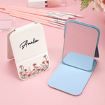 Specchio da trucco pieghevole in pelle PU con nome, regalo di compleanno essenziale per le donne.