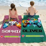 Gepersonaliseerde Multicolor Graffiti Gamepad Zachte Sneldrogende Strandhanddoek met Naam Travel Essentieel Zomer Vakantie Verjaardagscadeau voor Game Lovers