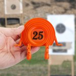 Figurine de pigeon d'argile orange vif personnalisée avec nom et numéro Décoration de bureau Cadeau d'anniversaire pour garçons Hommes passionnés de tir sportif