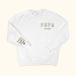 Personalisierte Faux gesticktes Herz auf Ärmel T-Shirt Sweatshirt Hoodie mit Est Jahr und 1-5 Kind Namen Vatertag Geschenk für Papa Opa