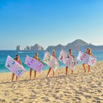 Personlig Multicolor Bikini Stripe Överdimensionerad snabbtorkande strandhandduk med namn Strandresor Essentials Födelsedagspresent för familj Vän