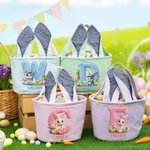 Henkilökohtainen simuloitu 3D-tulostusvaikutus Bunny Rabbit Ears raidallinen pääsiäiskori, jossa on nimikirjaimet ja nimi Pääsiäispuolueen suosikki munat metsästyslahja lapsille