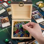 Personnalisé Compatible avec MTG Totems de Faction Pouvoirs Pénibilité Compteurs Boîte de rangement en bois avec nom Accessoire TCG Cadeau pour Planeswalkers