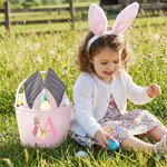 Gepersonaliseerde Schattige Pieter Konijn Paasmand met Oortjes van Gestreept Canvas met Naam en Initiaal voor Eieren Zoeken Paascadeau voor Kinderen