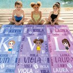Asciugamano da spiaggia sovradimensionato personalizzato con nome, iniziale di un personaggio dei cartoni animati per bambini, regalo di compleanno per la festa in spiaggia.