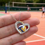 Collar personalizado en forma de corazón de voleibol Joyas delicadas con nombre y diamantes de imitación para el uso diario Regalo de cumpleaños para los atletas amantes del voleibol