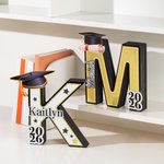 Personalisierte Graduation Cap 3D gedruckt Brief Name Zeichen mit Jahr Party Schreibtisch Dekor Graduierung Anerkennung Geschenk für Absolventen Klassenkameraden