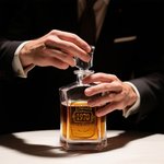 Personalized Vintage Golden Badge Whiskey Decanter with Name and Year Father's Day Birthday Gift for Men Whiskey Lovers