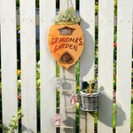 Personalisierte hölzerne 2-8 Peter Rabbits Karotte Haus Garten Zeichen mit Namen Garten Dekor Housewarming Geburtstag Geschenk für Opa Oma